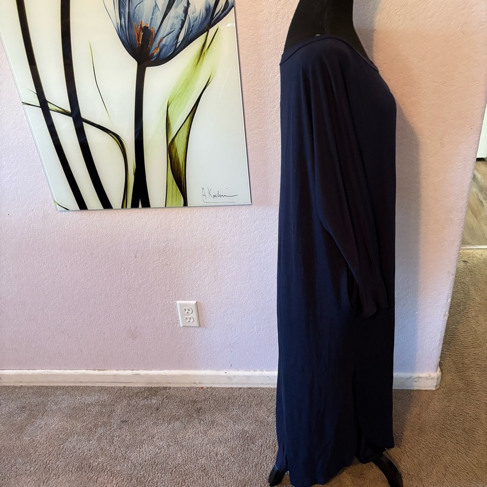 Must bundle dress size large - Picture 2 of 6